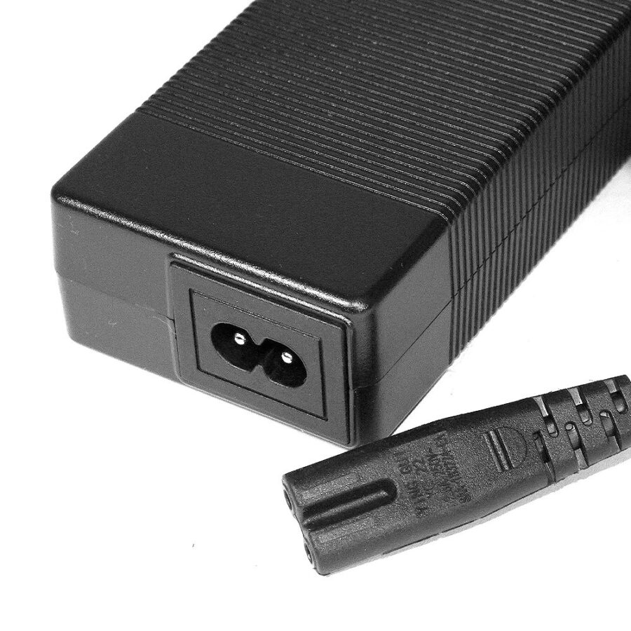 Carregador premium Trotinete Eletrica Xiaomi e Trotinete Eletrica Ninebot 42V 2A (conector DC8MM)